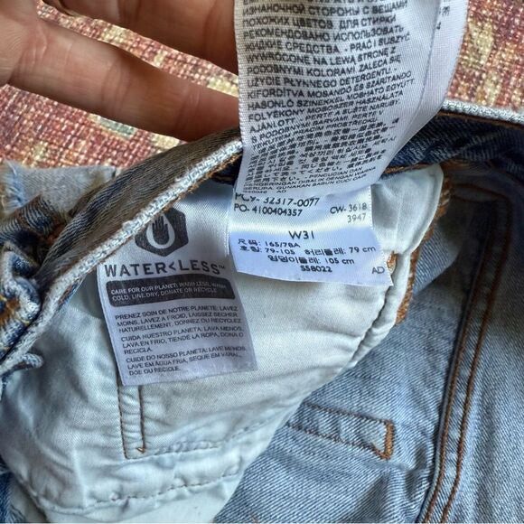 Levi’s 501 Denim Frayed Hem Women Shorts size 31 Button Fly - Picture 9 of 9